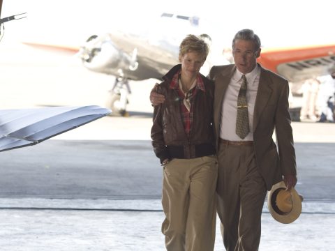 รีวิว Amelia (2009) ผจญภัยรักสุดขอบฟ้า